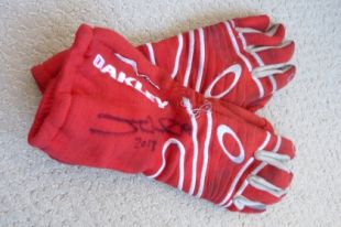 Bid on Justin Wilson’s race-worn gloves to help us raise donations for the Dyslexia Institute of Indiana